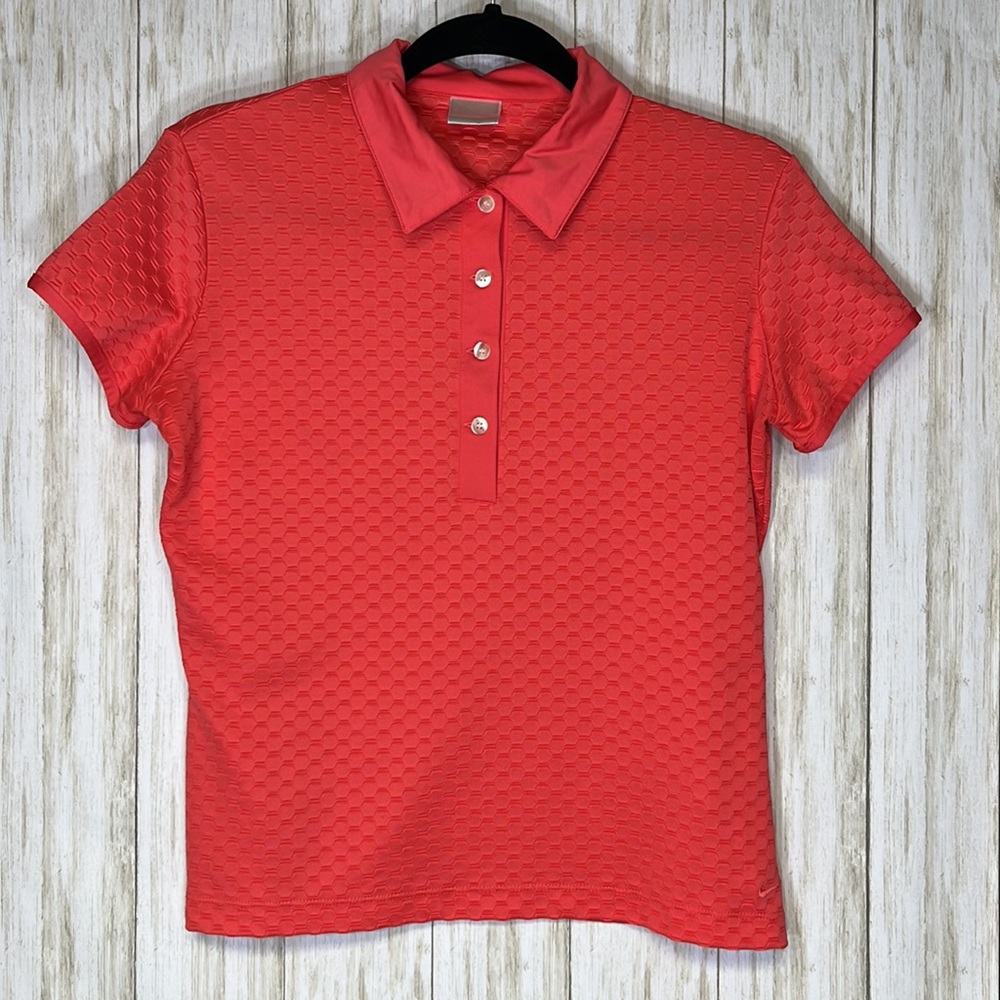Nike SphereDry Salmon/Coral Color shirt w/ textured Geometric pattern SzM (8-10)